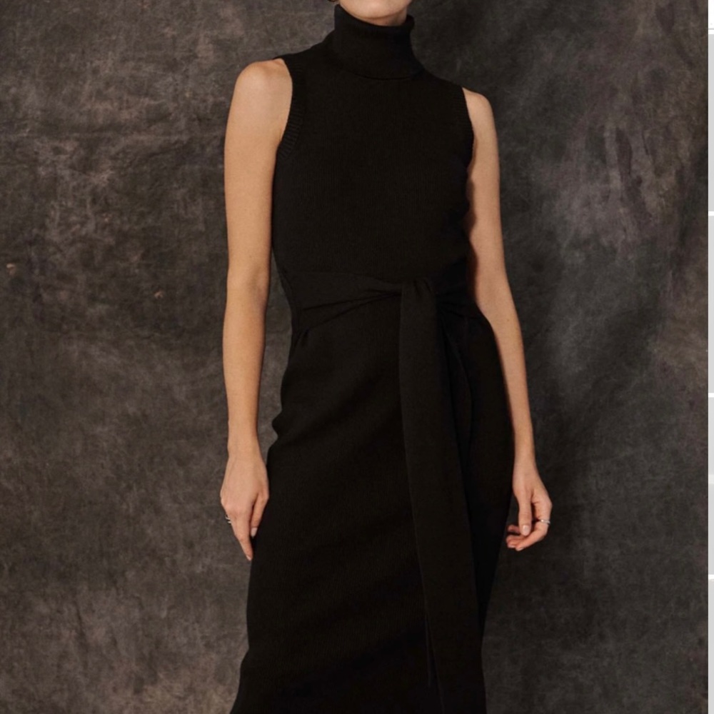 🎈Sleeveless turtleneck long dress in black. size Medium